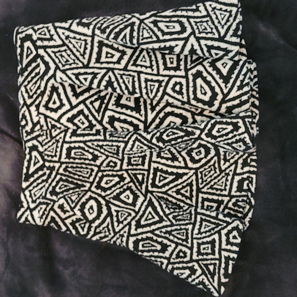 Zara Black and white designed, textured fabric, skater/ circle skirt - Picture 4 of 5